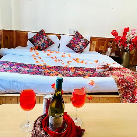 Hotel Brownie River View Kasol Bagian luar foto