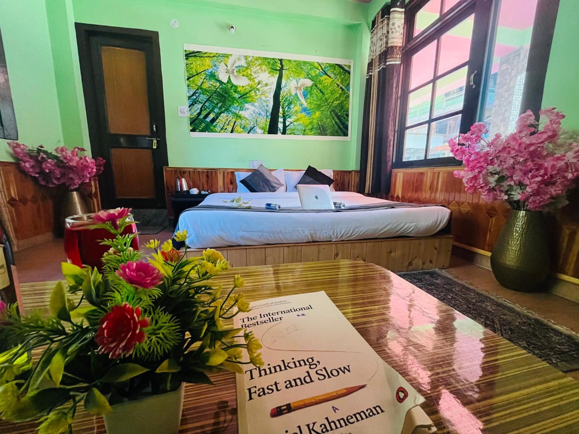 Hotel Brownie River View Kasol Bagian luar foto