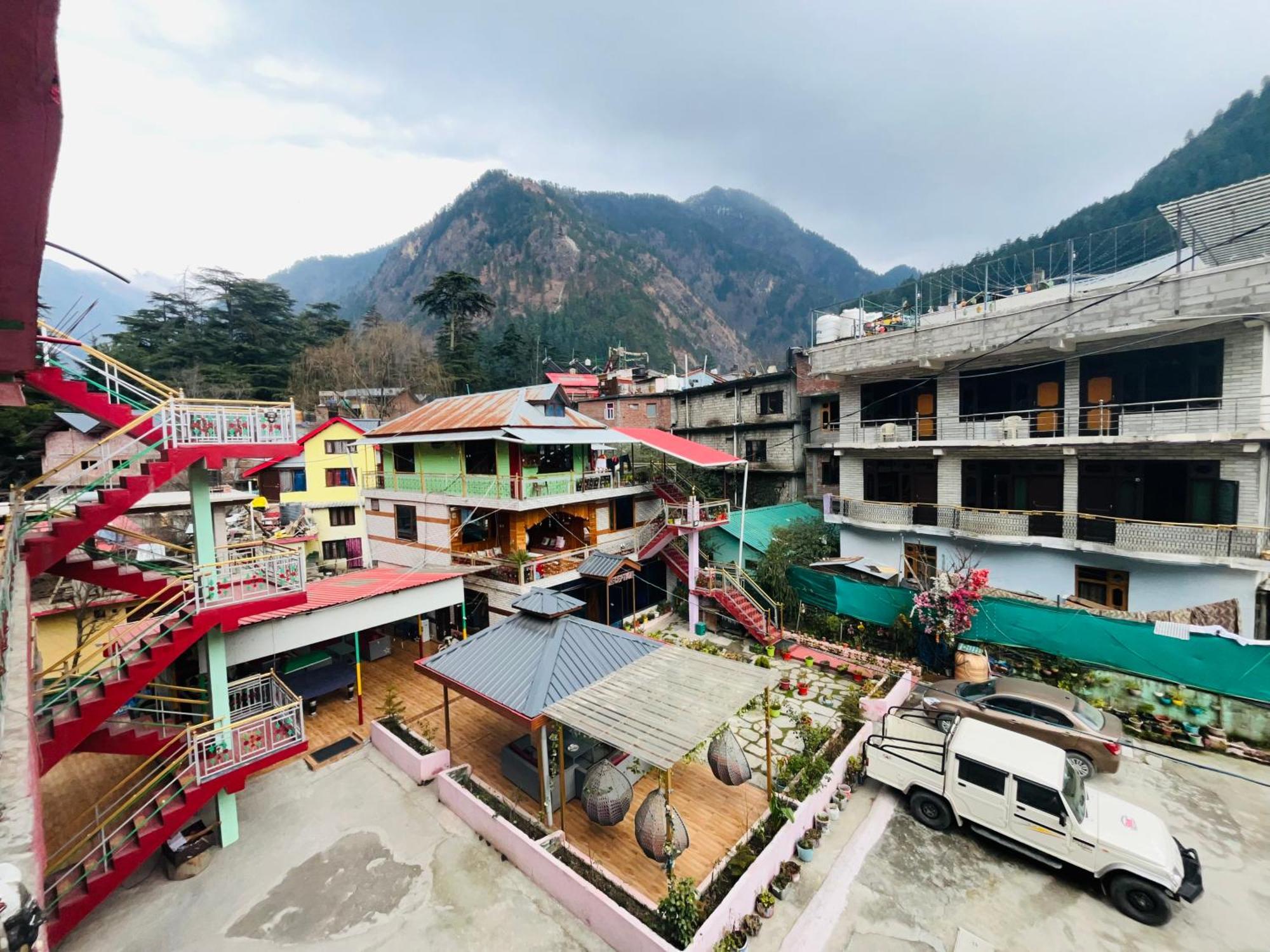 Hotel Brownie River View Kasol Bagian luar foto