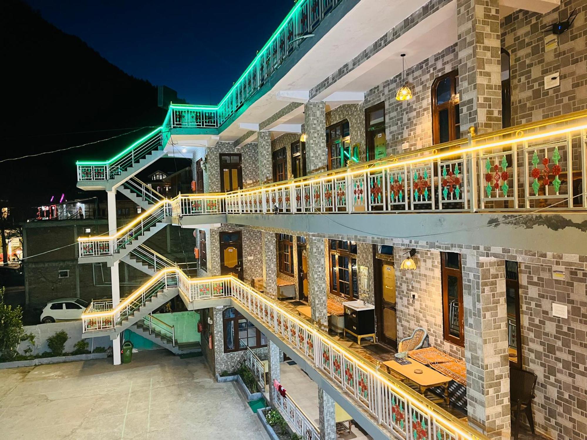 Hotel Brownie River View Kasol Bagian luar foto